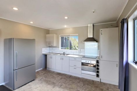 Photo of property in 23a Brooker Grove, Newlands, Wellington, 6037