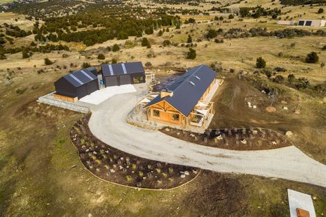 Photo of property in 12 Miharo Lane, Queensberry, Cromwell, 9383