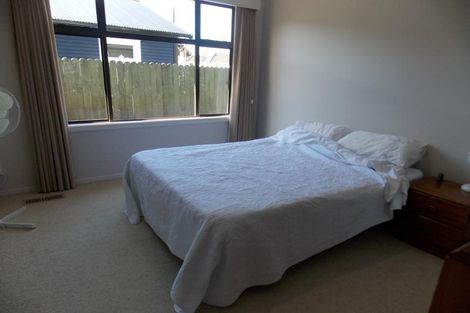 Photo of property in 10 Fernlea Avenue, Karori, Wellington, 6012