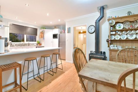 Photo of property in 135 Stanmore Bay Road, Stanmore Bay, Whangaparaoa, 0932