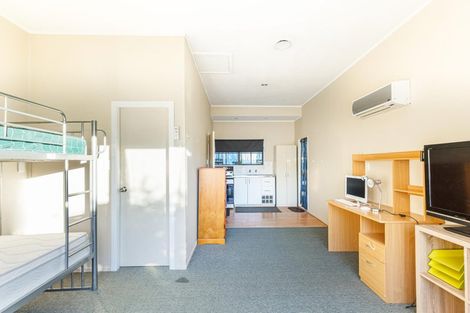 Photo of property in 2/124 Waimumu Road, Massey, Auckland, 0614