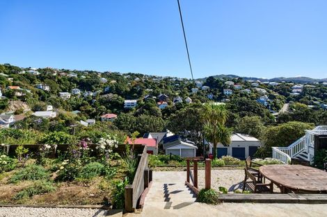 Photo of property in 55 Fairview Crescent, Kelburn, Wellington, 6012