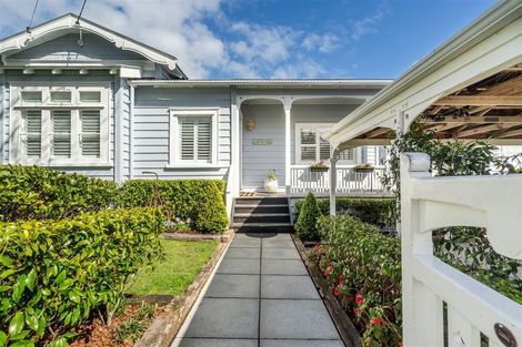 Photo of property in 15 North Avenue, Narrow Neck, Auckland, 0624