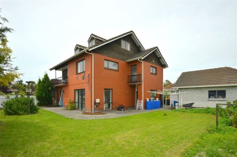 Photo of property in 15 Sawtell Place, Northcote, Christchurch, 8052