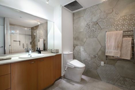 Photo of property in 1/2 Sixth Avenue, Tauranga, 3110