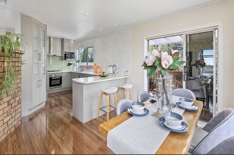 Photo of property in 16 Colin Wild Place, Glenfield, Auckland, 0629