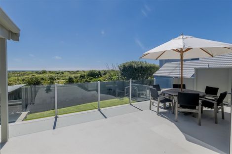 Photo of property in 49 Kapiti Lane, Otaki Beach, Otaki, 5512