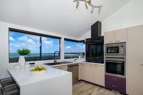 Photo of property in 37 Bannings Way, Hobsonville, Auckland, 0618