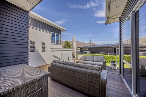 Photo of property in 5 Pearce Place, Wanaka, 9305