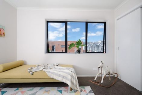 Photo of property in 4/89 Hobsonville Point Road, Hobsonville, Auckland, 0616