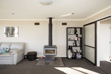 Photo of property in 2 Solway Street, Holmes Hill, Oamaru, 9401