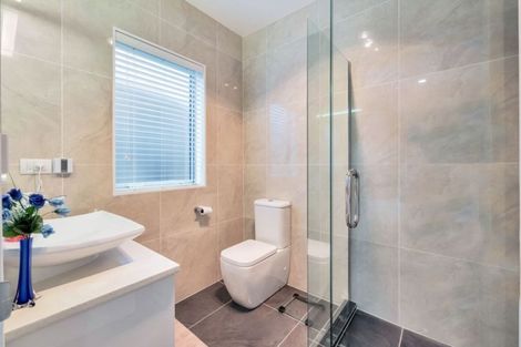 Photo of property in 51 Admirals Court Drive, Greenhithe, Auckland, 0632