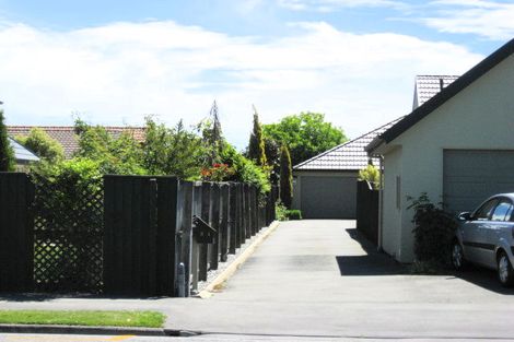 Photo of property in 31 Avonhead Road, Avonhead, Christchurch, 8042