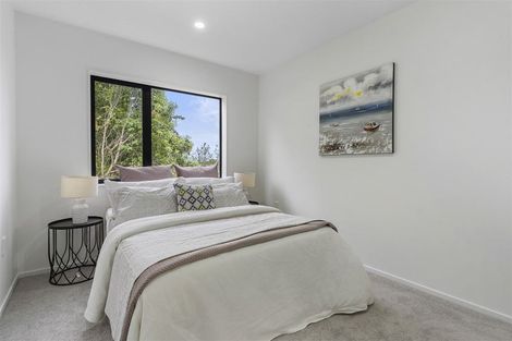 Photo of property in 10f Ballial Place, West Harbour, Auckland, 0618