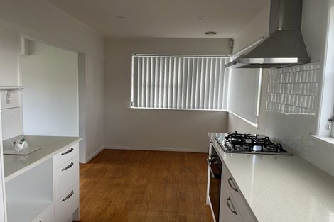 Photo of property in 79 La Rosa Street, Green Bay, Auckland, 0604