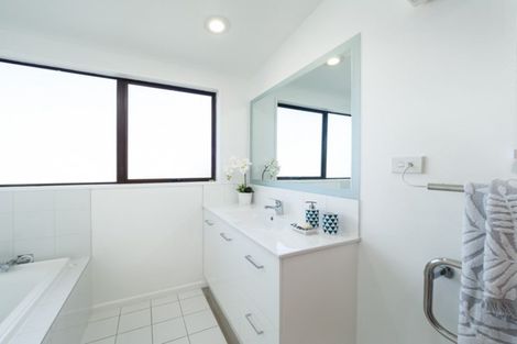 Photo of property in 51 Westgrove Avenue, Avonhead, Christchurch, 8042