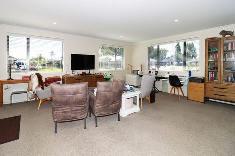 Photo of property in 3 Hereford Drive, Carterton, 5713