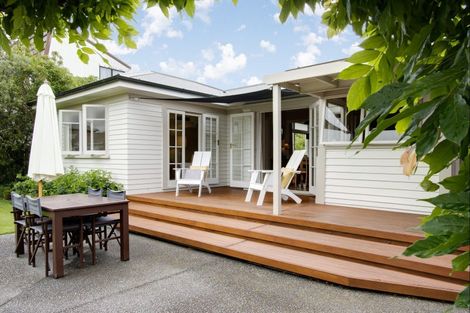 Photo of property in 26 Bowling Road, Greenmeadows, Napier, 4112