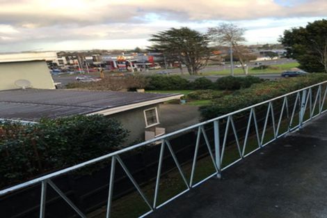 Photo of property in 3o Mountain Road, Mount Wellington, Auckland, 1060