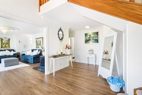 Photo of property in 105 Grassmere Road, Henderson Valley, Auckland, 0612