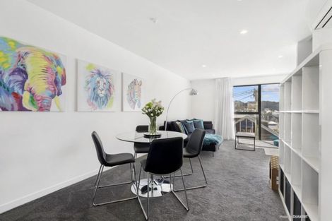 Photo of property in 2/12 Stanley Street, Berhampore, Wellington, 6023