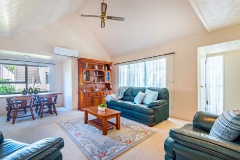 Photo of property in 2/3 Killarney Avenue, Torbay, Auckland, 0630