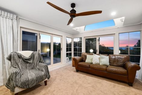 Photo of property in 6 Tupara Crescent, Kawaha Point, Rotorua, 3010