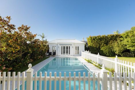 Photo of property in 52 Hinemoa Street, Birkenhead, Auckland, 0626