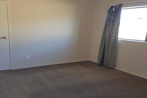 Photo of property in 20 Roto View, One Tree Point, 0118