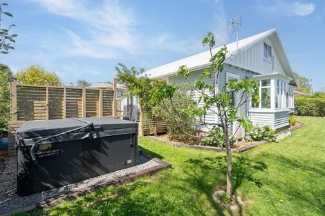 Photo of property in 7a Dublin Street, Martinborough, 5711