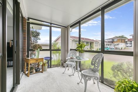Photo of property in 2/108a Pakuranga Road, Pakuranga, Auckland, 2010