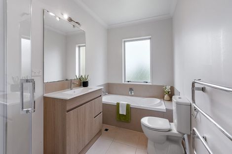 Photo of property in 58 Blanes Road, Weymouth, Auckland, 2103