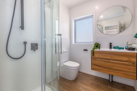 Photo of property in 6 Kiriwai Road, Paremata, Porirua, 5024