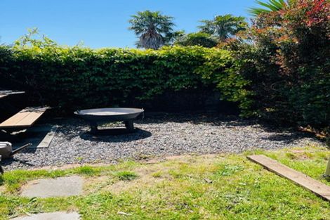 Photo of property in 2/289 Glenfield Road, Glenfield, Auckland, 0629