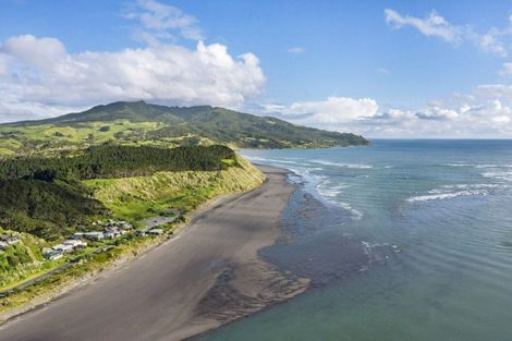 Photo of property in 90 Omahina Street, Raglan, 3225