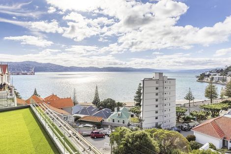 Photo of property in 3/16 Oriental Terrace, Oriental Bay, Wellington, 6011