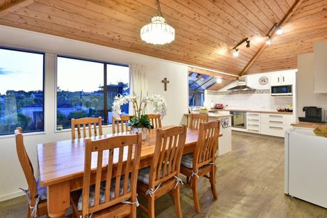 Photo of property in 56a Swann Beach Road, Stanmore Bay, Whangaparaoa, 0932