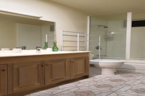 Photo of property in 22 Kuripaka Crescent, The Gardens, Auckland, 2105