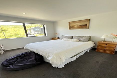 Photo of property in 20 Oakum Road, Whitby, Porirua, 5024