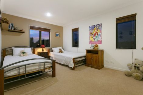 Photo of property in 89 Te Wharau Drive, Greenhithe, Auckland, 0632