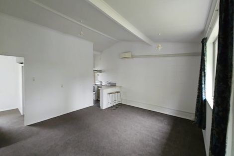 Photo of property in 38-40 Stanley Avenue, Palmerston North, 4414