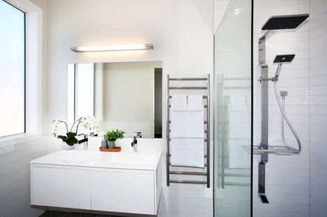 Photo of property in 32 Helenslee Road, Pokeno, 2402