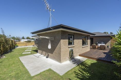 Photo of property in 39 Dahlstrom Grove, Kelvin Grove, Palmerston North, 4414