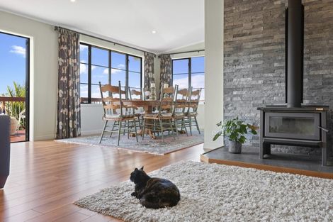 Photo of property in 305 Sturges Road, Henderson Valley, Auckland, 0612