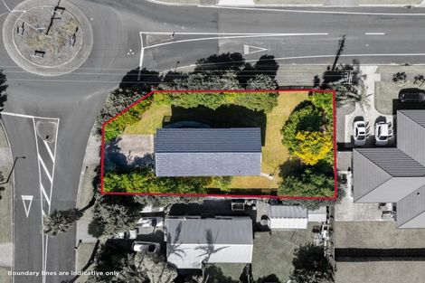 Photo of property in 1 Shearwater Street, One Tree Point, 0118