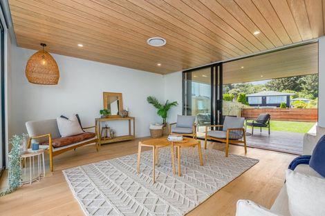 Photo of property in 11 Lauderdale Road, Papakowhai, Porirua, 5024