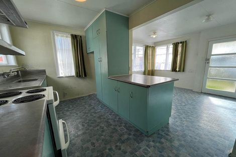 Photo of property in 18 Goldsmith Crescent, Levin, 5510