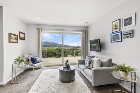 Photo of property in 11 Wilmshurst Place, Tawa, Wellington, 5028