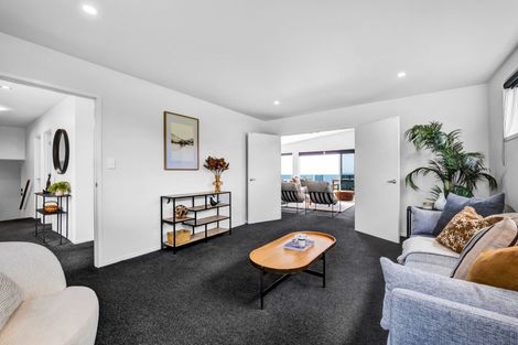 Photo of property in 14 Shearer Drive, Oakura, 4314