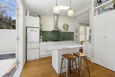 Photo of property in 8 Stanley Street, Berhampore, Wellington, 6023